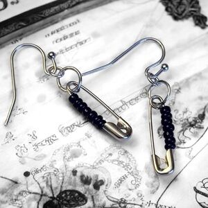 5 For $25💫Small Silver Safety Pin Punk Black beaded Earrings